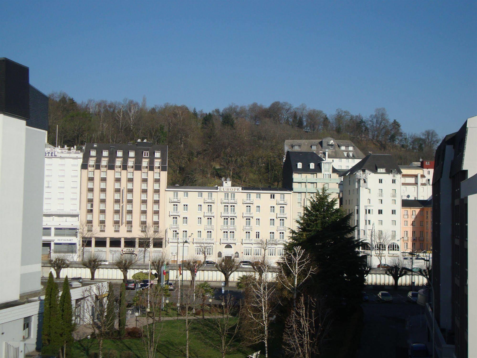 Hotel Au Petit Languedoc ลูร์ด ภายนอก รูปภาพ