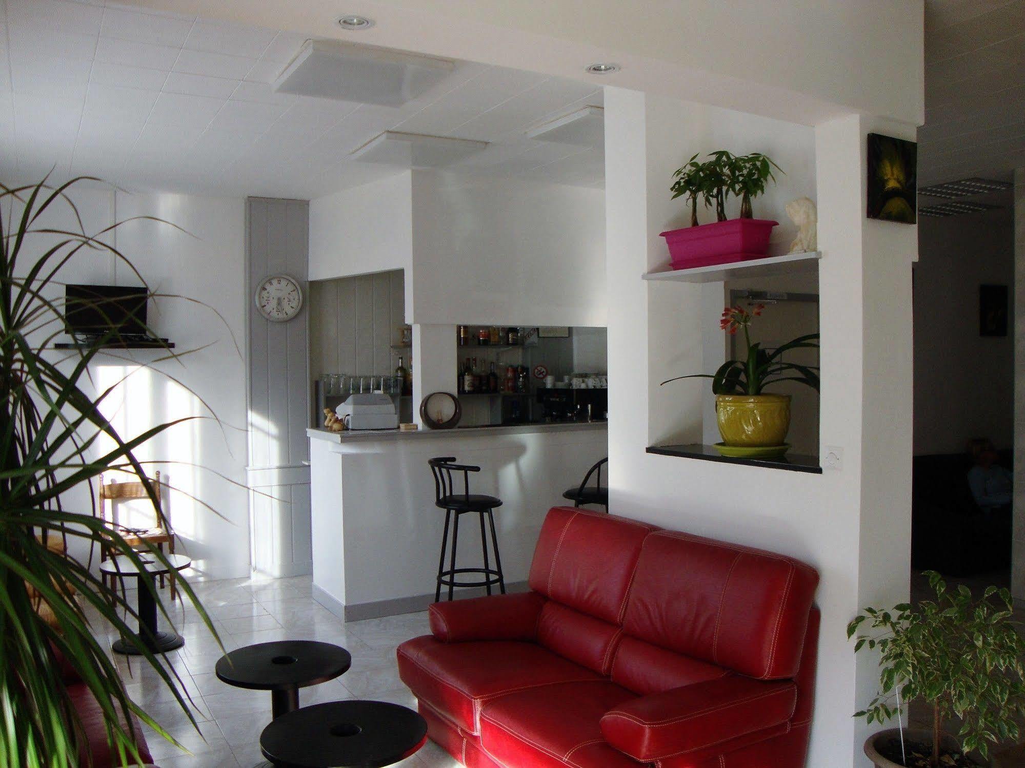 Hotel Au Petit Languedoc ลูร์ด ภายนอก รูปภาพ