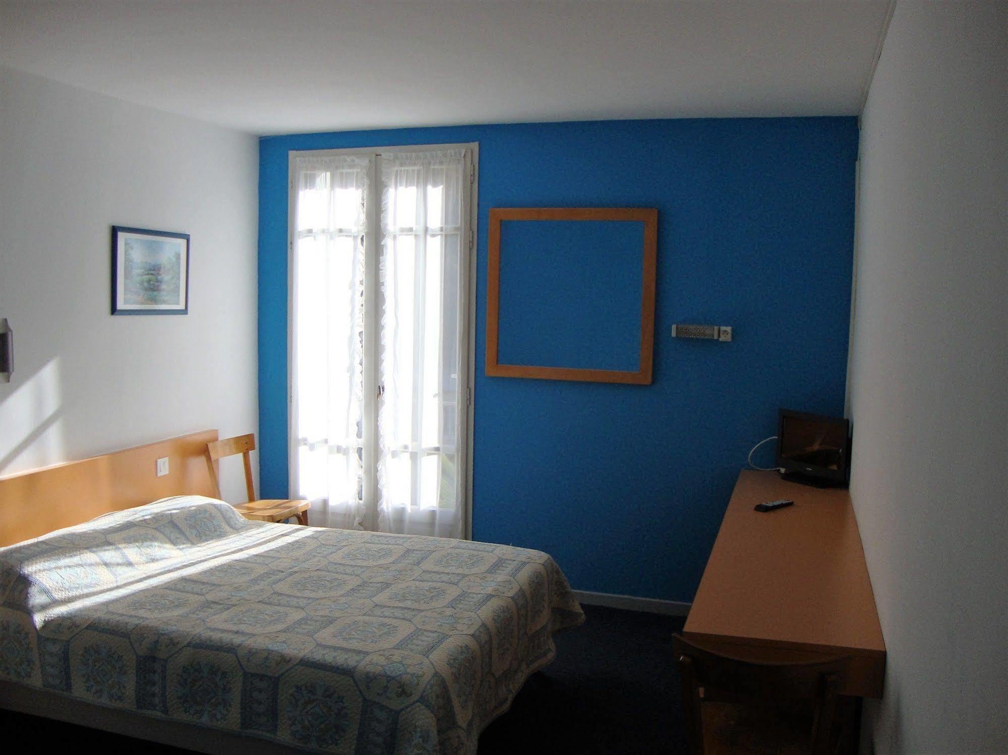 Hotel Au Petit Languedoc ลูร์ด ภายนอก รูปภาพ